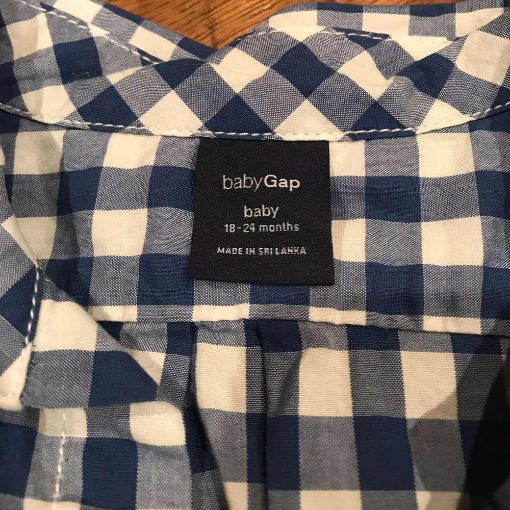 Gap button up onesie 18-24 mo - Picture 5 of 9